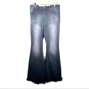 NWT C’Est Toi Black mid rise flared leg jeans with unfinished hem size 29 B133